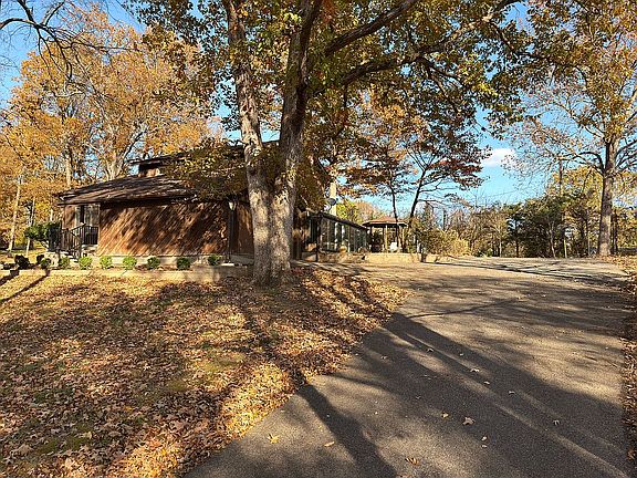 3rd image of 116 Delaware Rd