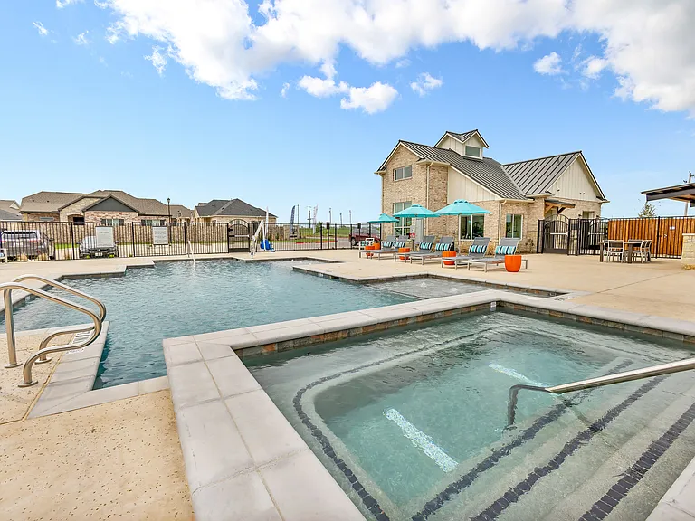 Avilla Towne Center — Photo 6