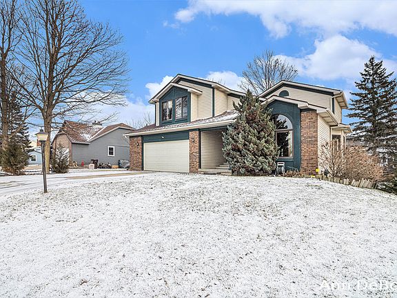 2nd image of 2136 Stowevalley Dr SE