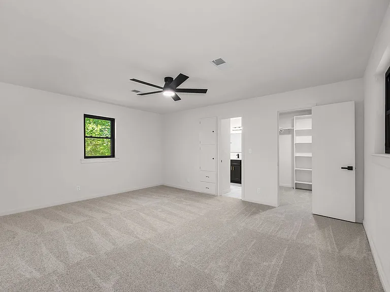 1414 S West Ave — Photo 13