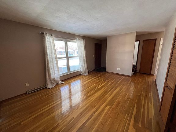 5th image of 511 N Cherry St