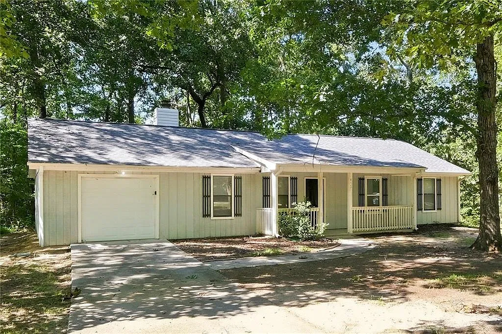 3 bed, 2.0 bath, 1346 sqft, $1,730 — Photo 2
