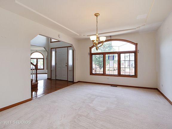 3rd image of 21221 W Sophia Dr