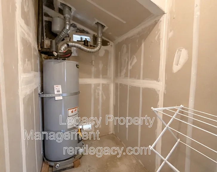 501 Gibson Dr #424 — Photo 11