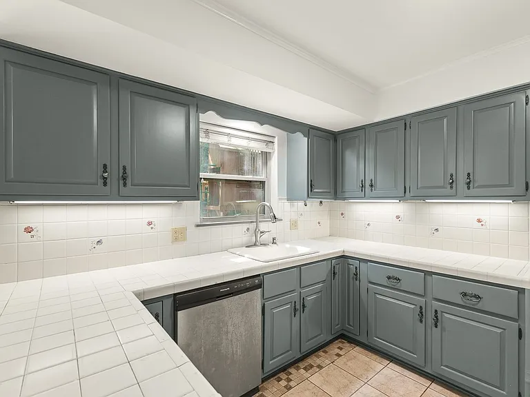 2825 E Inwood Ln — Photo 15
