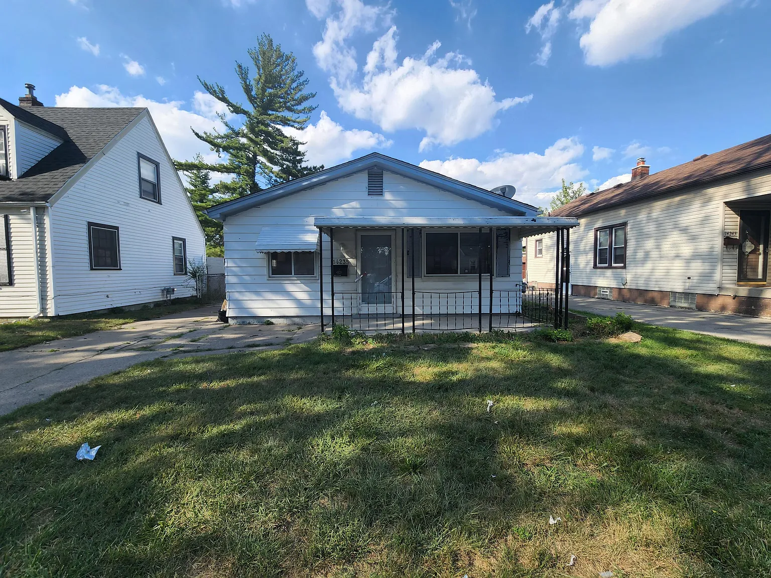 14235 Hobart Ave photo 1