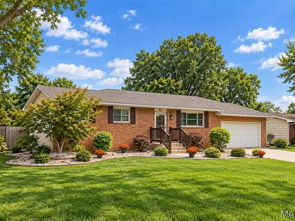 829 Albers Ln, Bethalto, IL 62010