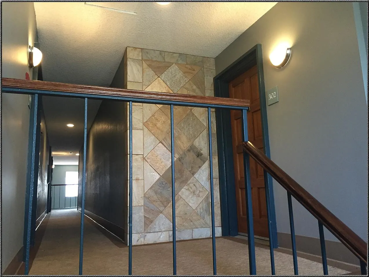 2 bed, 944 sqft, $2,950 — Photo 2