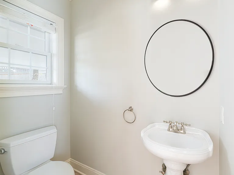 41 Harold St #B — Photo 8