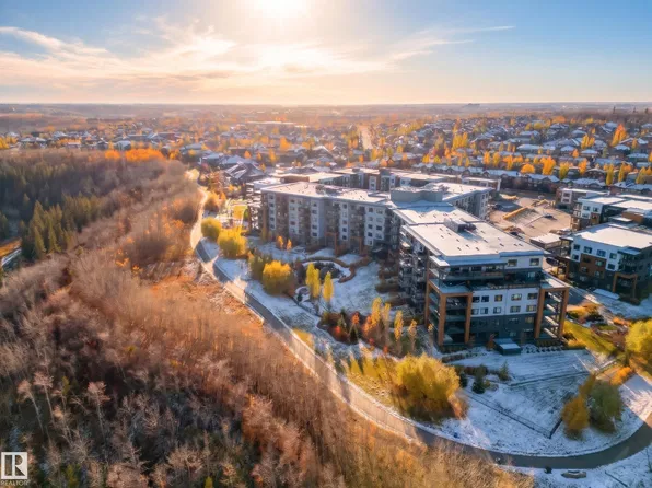 7463 May Cmn NW #122, Edmonton, AB T6R 0X1