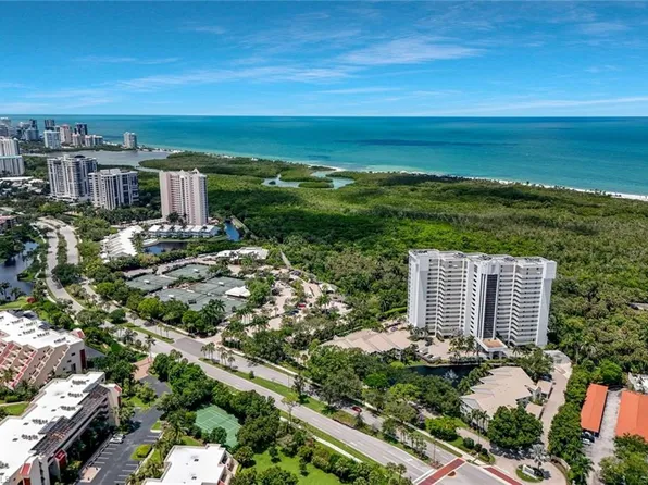 6361 Pelican Bay Blvd, Naples, FL