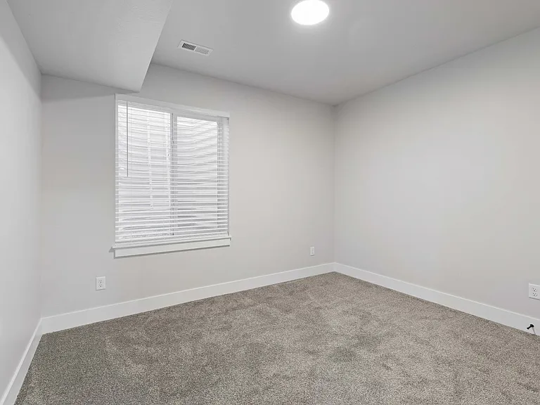 656 Jeanine Dr — Photo 47