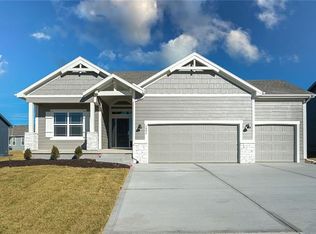 1524 SW Arbor Valley Dr, Lees Summit, MO 64082