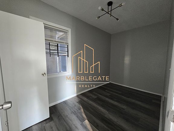 3rd image of 520 Broadway #22A