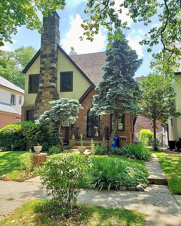 1st image of 70-32 Juno St.