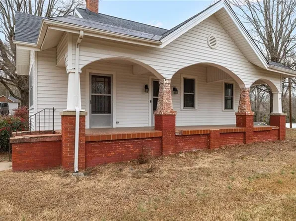 1820 S Park Dr, Reidsville, NC 27320