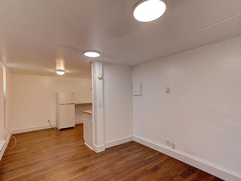 232 N 200 W #12 — Photo 8