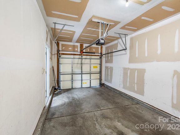 5th image of 7719 Abigail Glen Dr