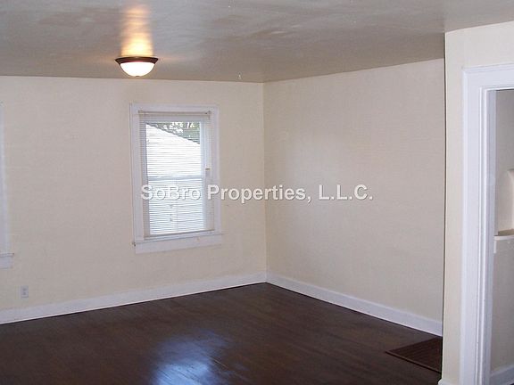 3rd image of 1001 E 46th St