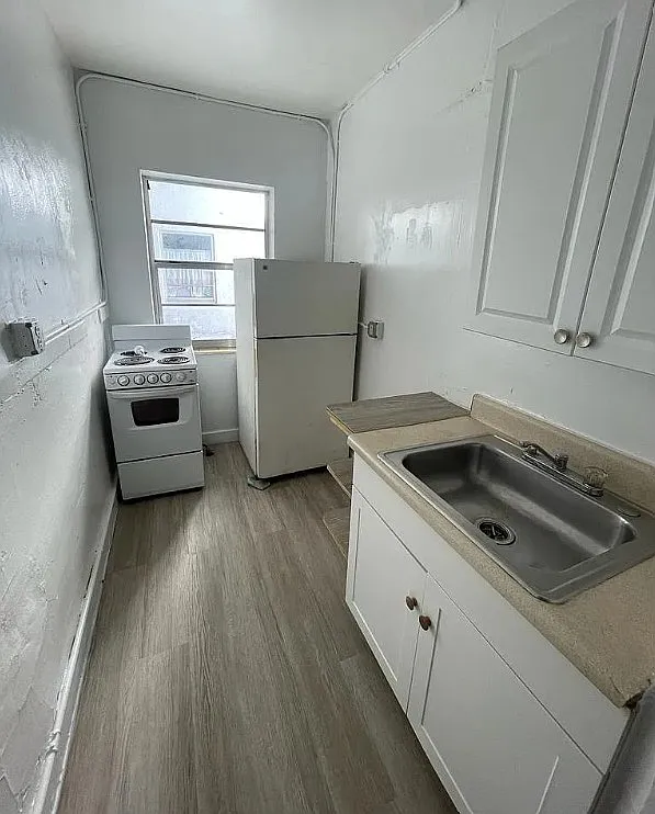Building Photo - 1603 SW 8th St #11