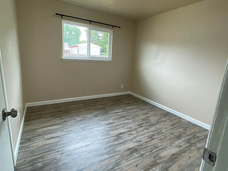1817 S Sierra Vista Ave — Photo 4