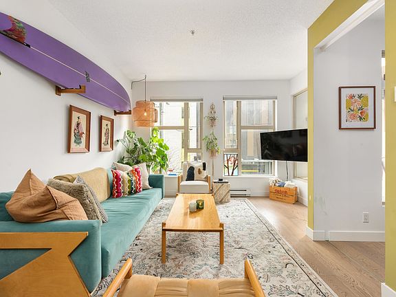 3rd image of 205 E 10th Ave #212