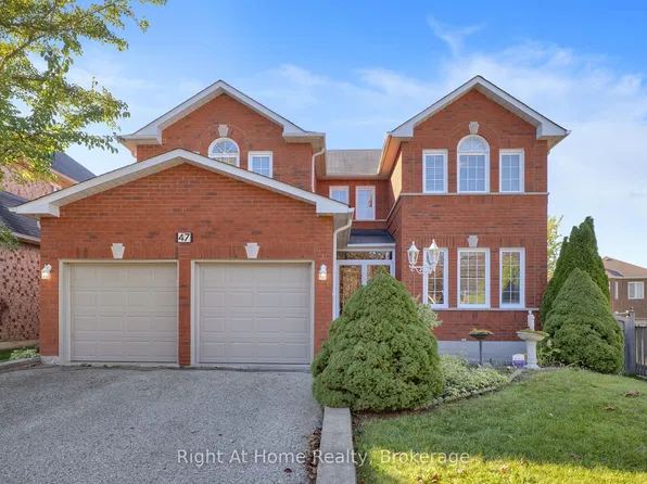 47 Welsh St, Ajax, ON L1T 4A4