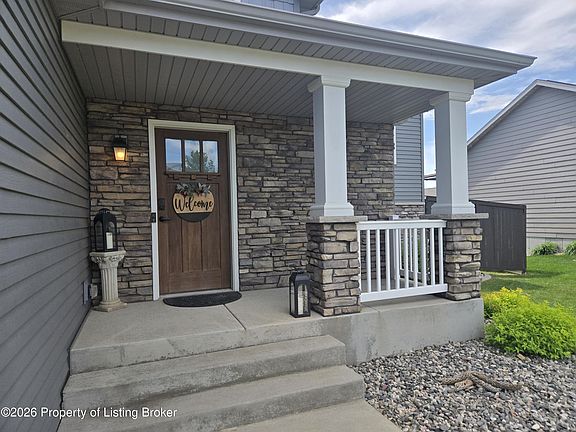 4th image of 2070 Canyon Dr