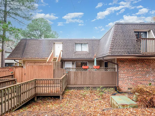 380 Summerwalk Cir, Chapel Hill, NC 27517