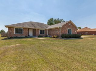 840 Meadow Lark Ln, Red Oak, TX 75154