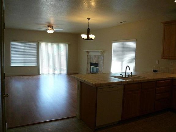 4th image of 1651 Josephene Way