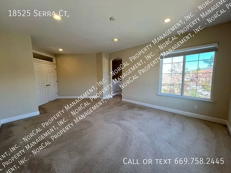 18525 Serra Ct — Photo 29