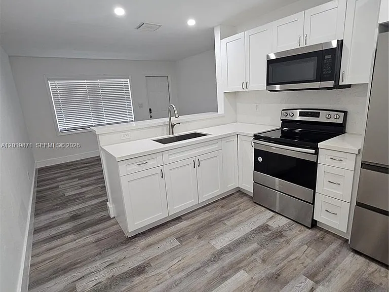 2030 Taylor St #2030 — Photo 2