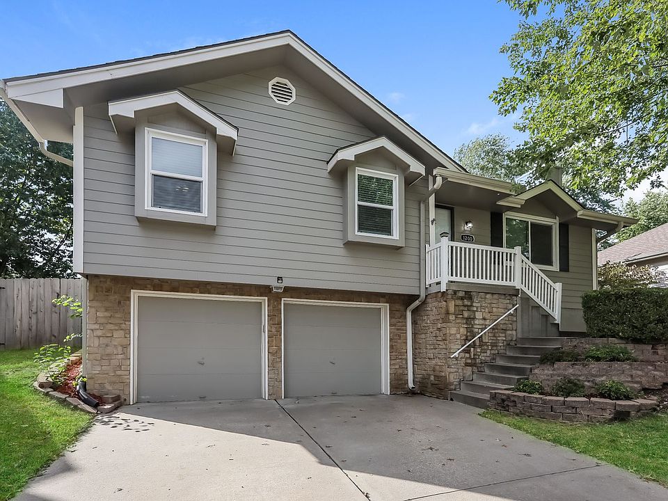 1st image of 1200 NE Hendrix Dr #817578