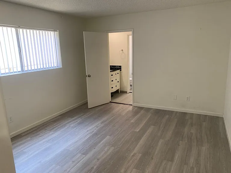 12711 Matteson Ave #1 — Photo 8