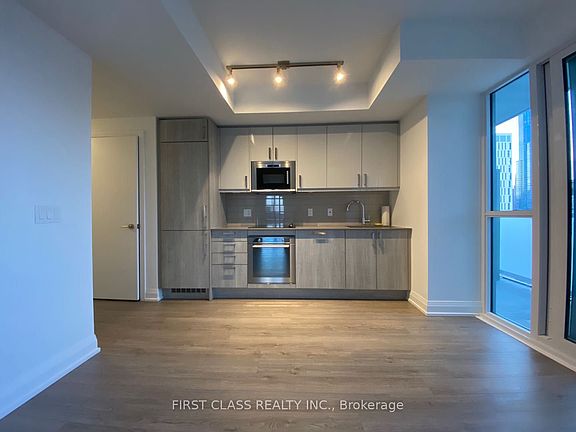 4th image of 77 Mutual St #1809