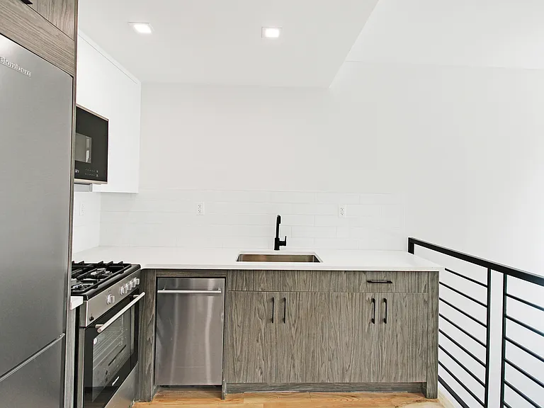 514 Herkimer St #1B — Photo 9