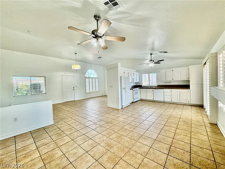 4544 Crimson Leaf Dr — Photo 8