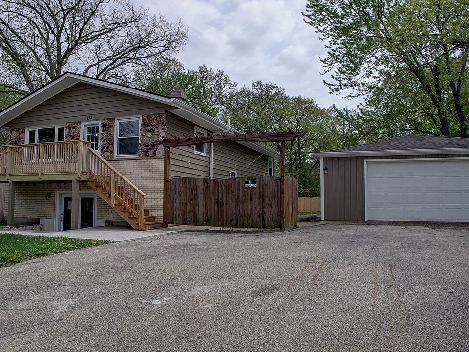 1st image of 123 Woodland Dr