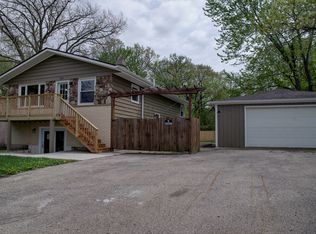 123 Woodland Dr, Round Lake Beach, IL 60073