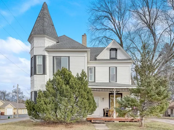 302 4th St N, Waverly, MN 55390