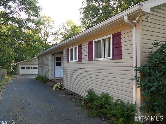 3rd image of 817 W Virginia Ave