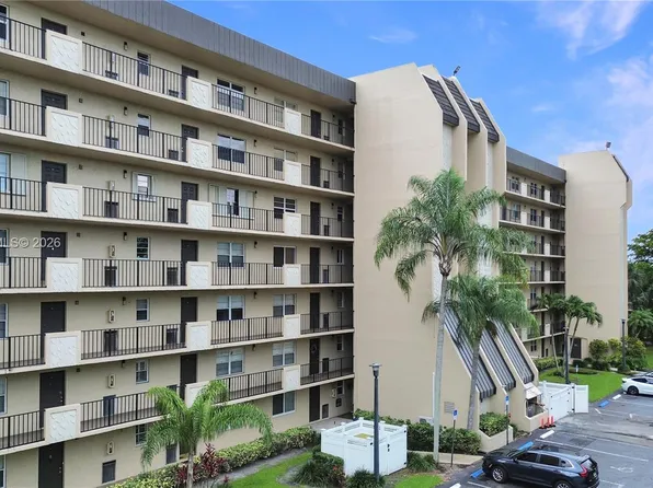 3300 W Rolling Hills Cir APT 509, Davie, FL 33328