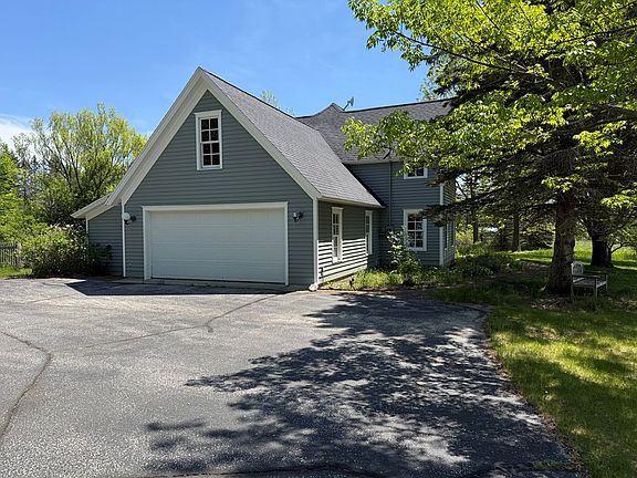 5th image of 12200 Badger Rd