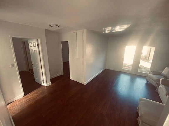 2nd image of 1211 E Altadena Dr