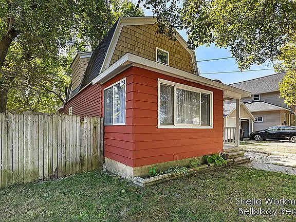 3 bed, 1201 sqft, $1,700 — Photo 2