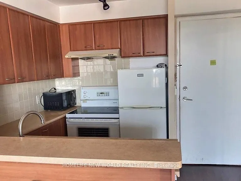 36 Lee Centre Dr #1906 — Photo 7
