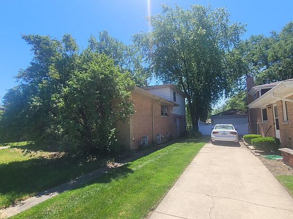 2nd image of 2947 W 101st St