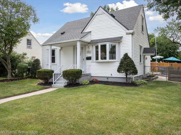 4402 Academy St, Dearborn Heights, MI 48125