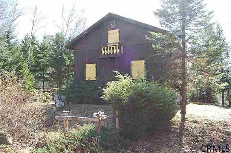 3rd image of 141 GRIFFEN Road